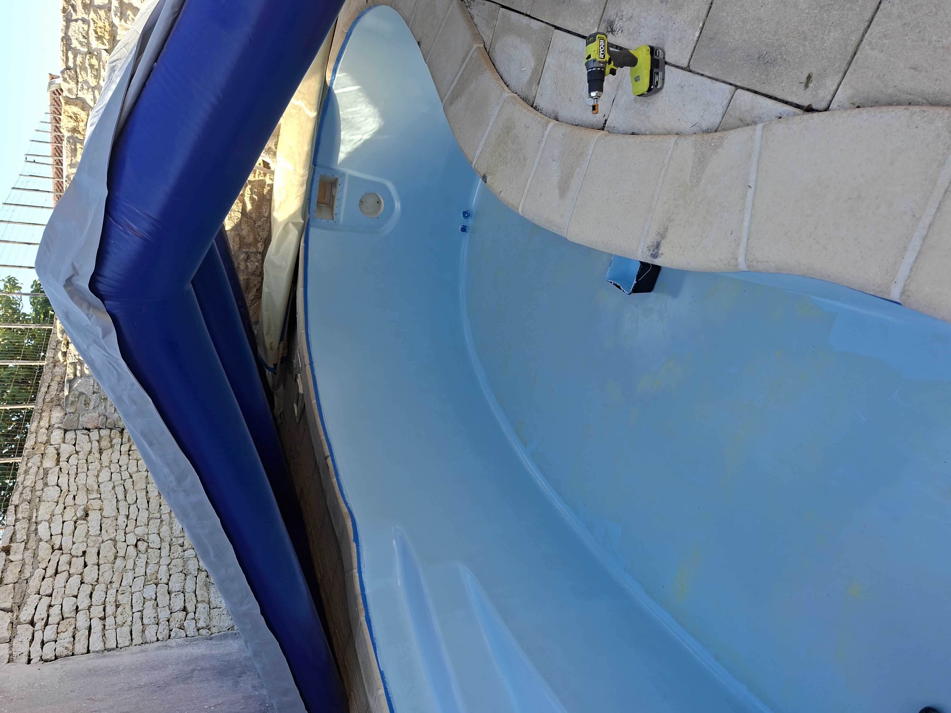 Réalisation peinture piscine LudoFuites - Entretien Nouvelle-Aquitaine